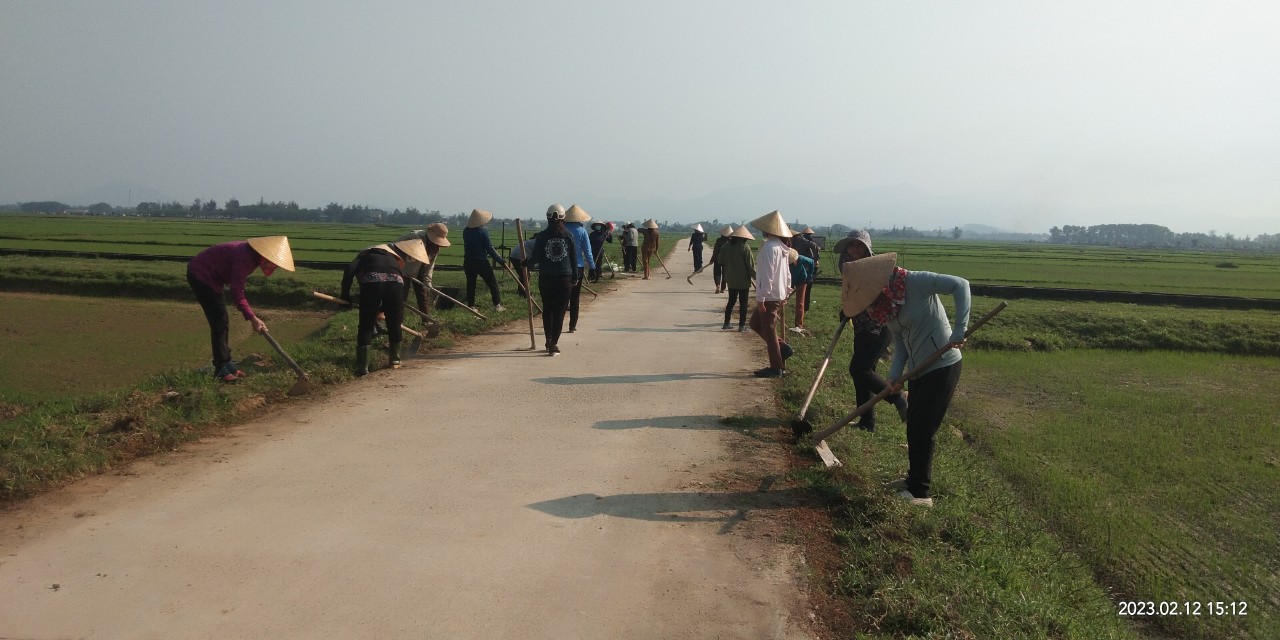 cuốc cỏ